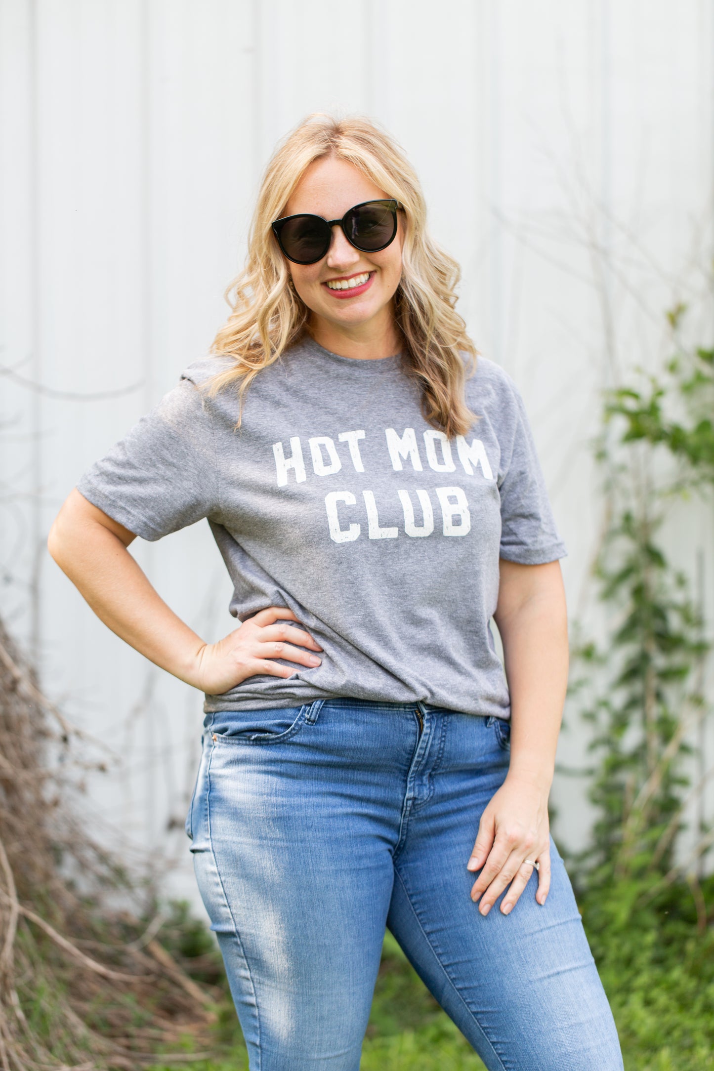 Hot Mom Club - Shirt