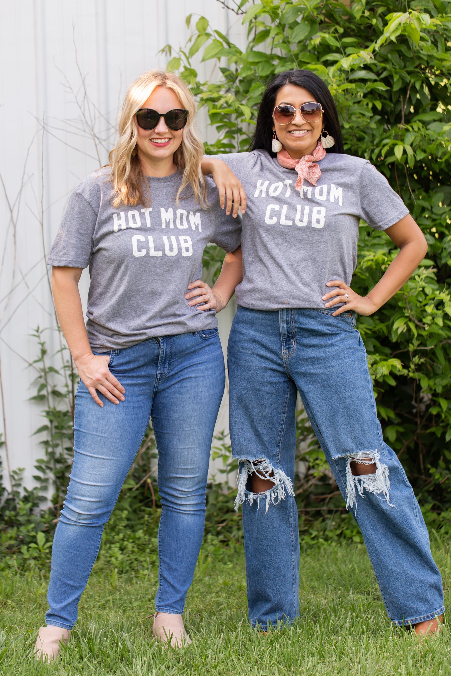 Hot Mom Club - Shirt