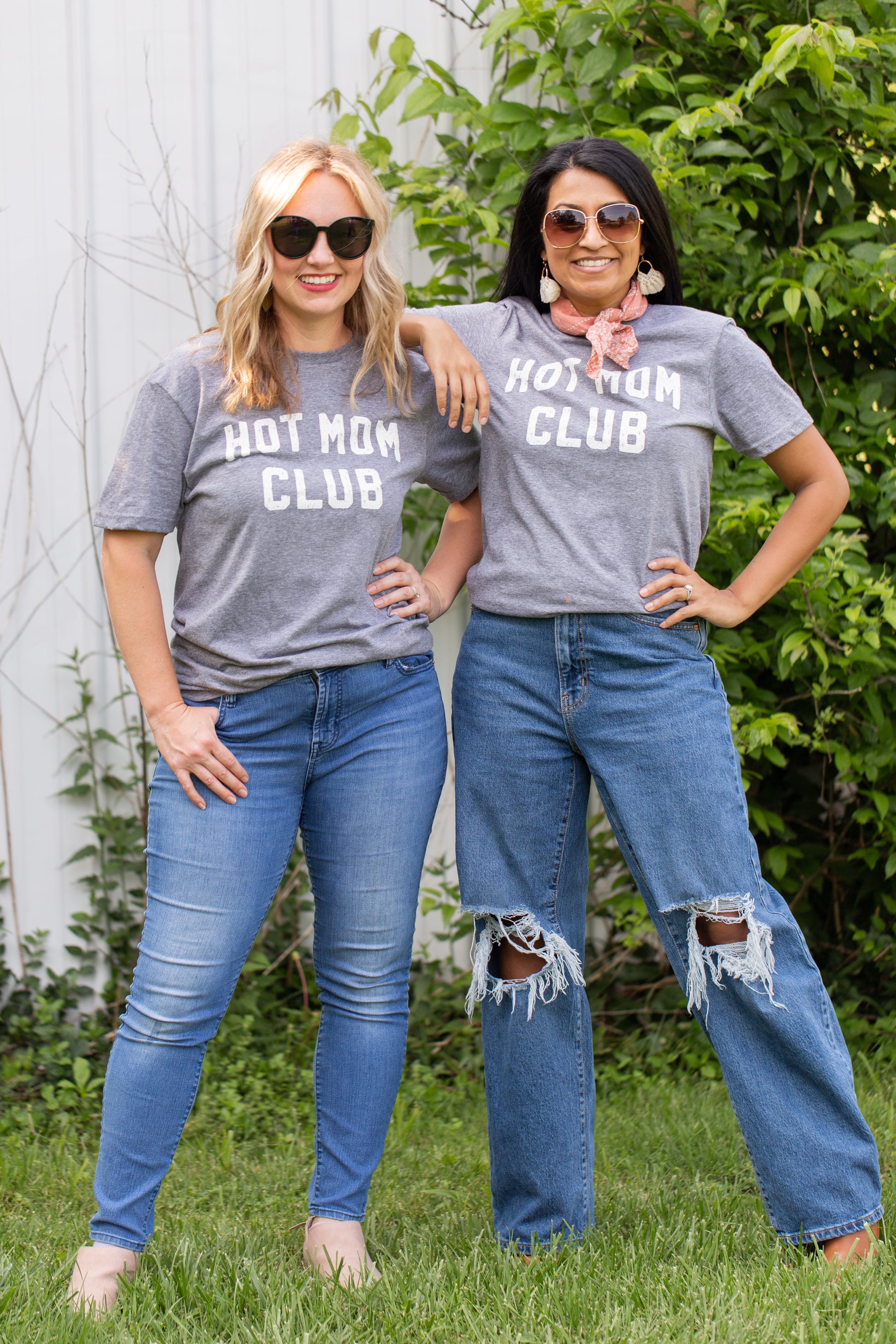 Hot Mom Club - Shirt